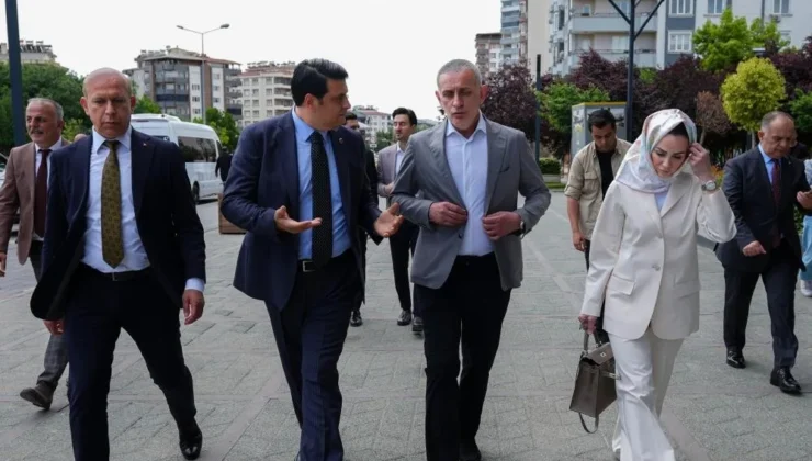Hacıosmanoğlu’dan D.T. Şehitkamil sahnesi’ne tam not