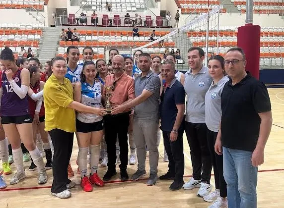 2. Betül Çoban Voleybol Turnuvasında Şampiyon Merinos Spor oldu