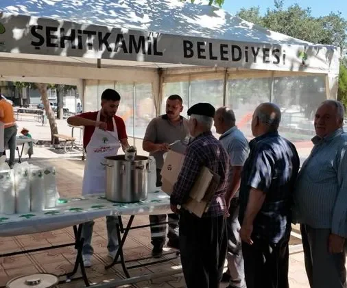 Muharrem Ayının bereketi Şehitkamil’de paylaşılıyor