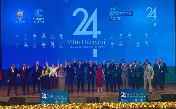 ŞEHİTKAMİL BELEDİYE BAŞKANI UMUT YILMAZ AK PARTİ’YE KATILDI