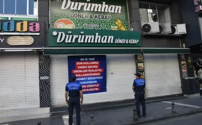 Şahinbey’de tarihi geçmiş ürün kullanan dürümcüye kapatma cezası