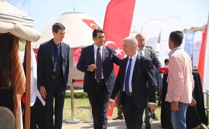 Şehitkamil Belediyesi Ahlat’ta yerini aldı