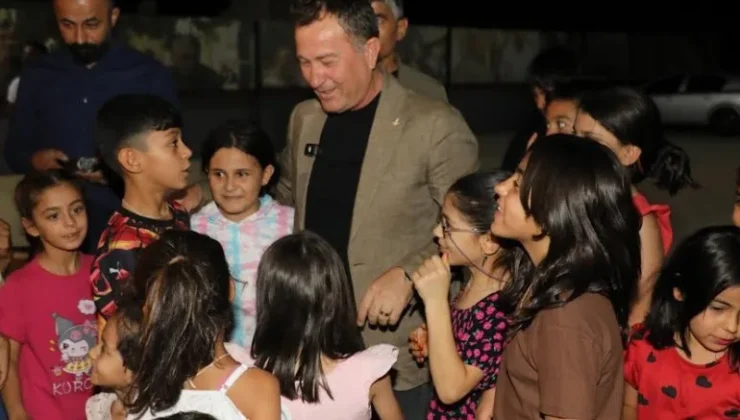 Nizip Belediyesi’nin ‘Açık Hava Sinema Etkinliği’ Minik Yüzlerde Gülümsemeye Dönüştü