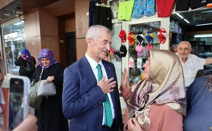 Başkan Tahmazoğlu, çarşı esnafı ve vatandaşlarla buluştu