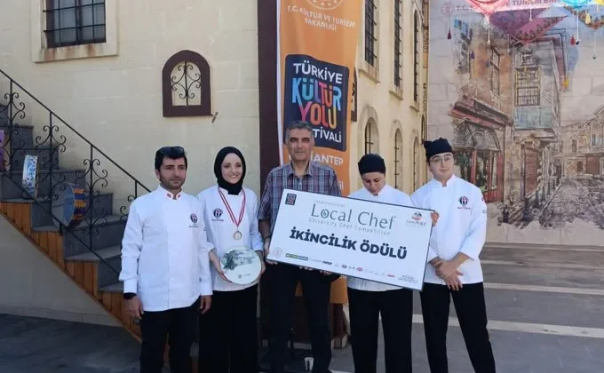 GAÜN ÖĞRENCİLERİ, GASTROANTEP LOCAL CHEF YARIŞMASI’NDA İKİNCİLİK KAZANDI