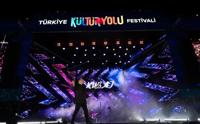 GastroANTEP’in ilk konserinde Kubat sahne aldı