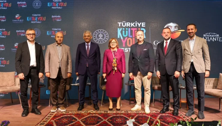 GASTRONOMİ FESTİVALİNDE “GASTRONOMİ VE HİZMET İHRACATI” PANELİ DÜZENLENDİ