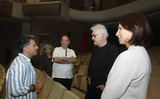 Devlet tiyatroları genel müdürü Karadağlı Gaziantep şehir tiyatrosu provasında
