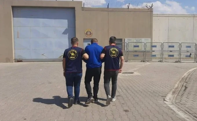 Kesinleşmiş hapis cezasıyla aranan uyuşturucu taciri yakalandı