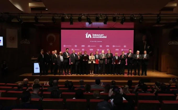 İHRACATIN FİNANSMANI BULUŞMALARININ YEDİNCİSİ GAZİANTEP’TE GERÇEKLEŞTİ
