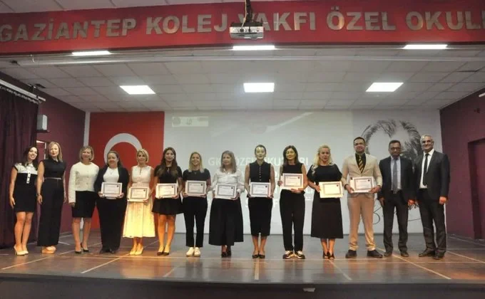 GKV’de 2025 Cambridge Sertifika töreni heyecanı