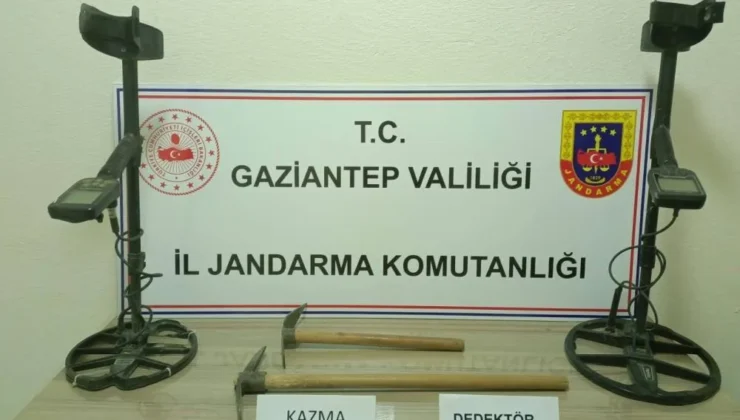 Kaçak kazı yapan 2 şahsı jandarma suçüstü yakaladı