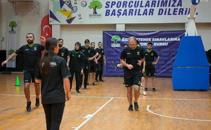 Şehitkamil Belediyesi’nden gençlere büyük destek