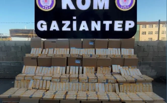 Saman balyalarına gizlenmiş 43 bin paket kaçak sigara ele geçirildi