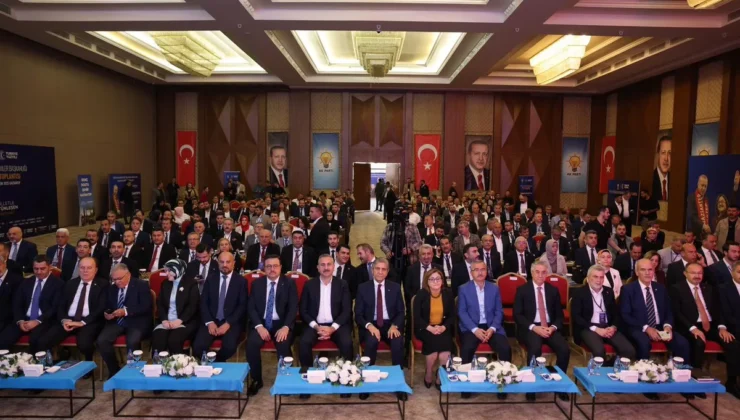 AK PARTİ YEREL YÖNETİMLER BÖLGE TOPLANTISI GAZİANTEP’TE GERÇEKLEŞTİ