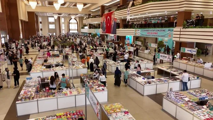 Şahinbey Belediyesi’nin kitap fuarını 150 binden fazla kişi ziyaret etti