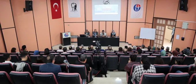 GAÜN’DE GAZZE ABLUKASI VE SUMUD DİRENİŞİ PANELİ DÜZENLENDİ