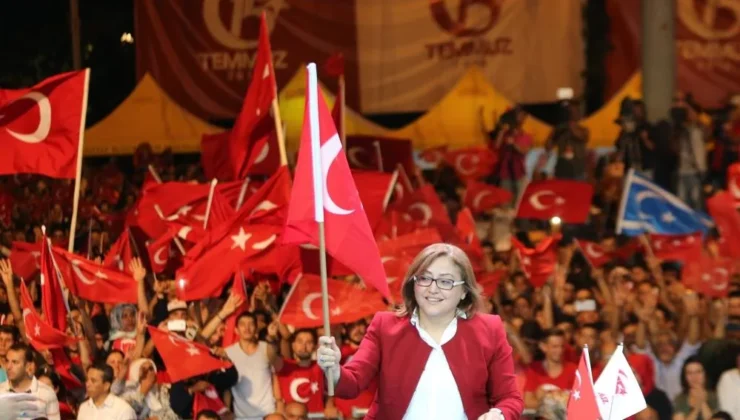 Şahin: “Cumhuriyet, birliğimizin ve kararlılığımızın ebedi simgesidir”