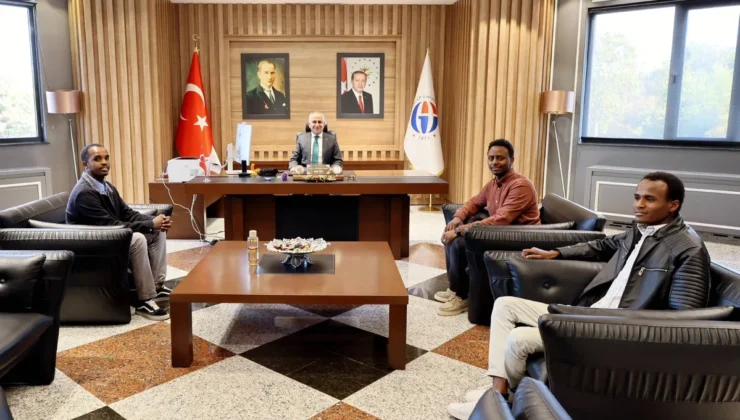 GAÜN REKTÖRÜ PROF. DR. DOĞAN ULUSLARARASI ÖĞRENCİLERLE BULUŞTU