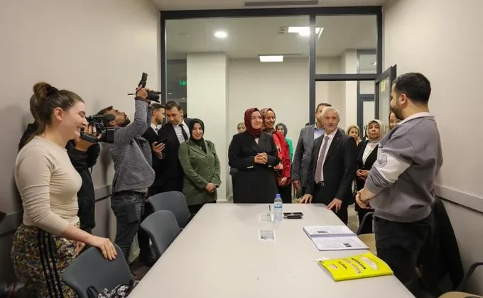 AK Parti Genel Başkan Yardımcısı Dr. Betül Sayan Kaya Şahinbey Belediyesi’nin hizmetlerini takdir etti