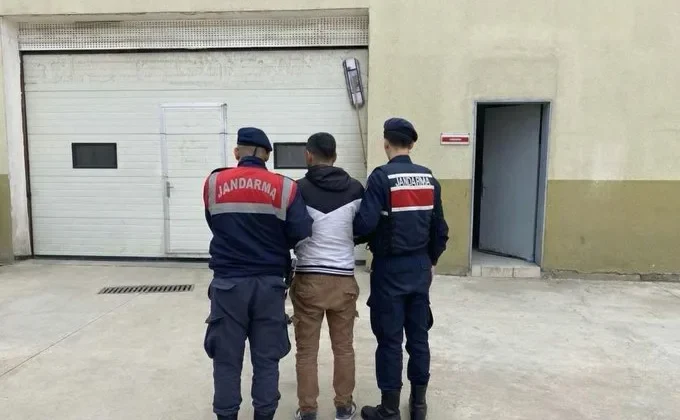 Dolandırıcılık ve yaralama suçlarından 37 yıl kesinleşmiş cezayla aranan şahıs yakalandı