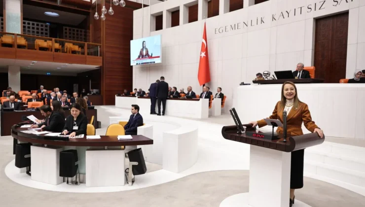 Derya Bakbak: Kıymetli Eserlerin İhyası İle İlim Ve Bilimin Bayrağı AK Parti’nin Elinde Yükseliyor.