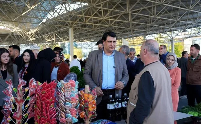 Yılmaz, pazarda vatandaş ve esnafla buluştu