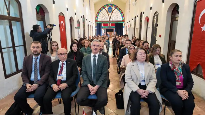 Gaziantep’te “Sarsıntının Ardından: Aile, Dayanışma ve Yeniden Kuruluş” Çalıştayı Düzenlendi