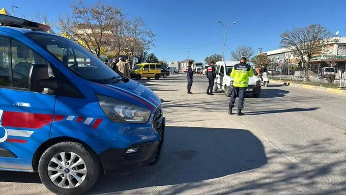 Gaziantep’te jandarmadan ‘huzurlu okul önleri-huzurlu sokaklar’ uygulaması