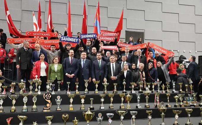 GAZİANTEP’İN GENÇ YILDIZLARI ÖDÜLLE TAÇLANDI