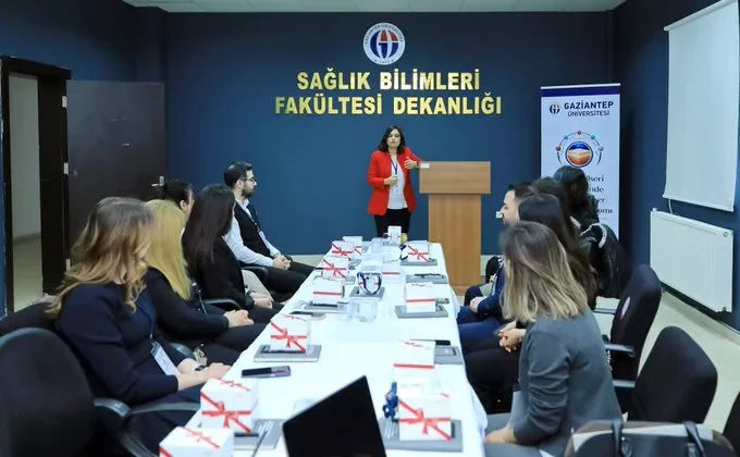 BASINÇ ÜLSERİ YÖNETİMİNDE MULTİDİSİPLİNER VE TEKNOLOJİ TEMELLİ ÇALIŞTAY GERÇEKLEŞTİRİLDİ