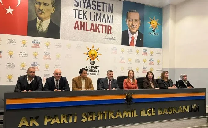Derya Bakbak, Şehitkamil’de AK Parti Mahalle Başkanlarıyla Bir Araya Geldi