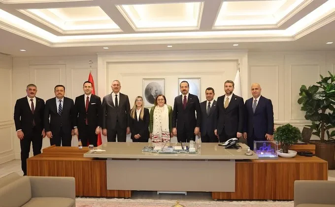 AK PARTİ GENEL BAŞKAN YARDIMCISI ZORLU, BAŞKAN ŞAHİN’İ MAKAMINDA ZİYARET ETTİ