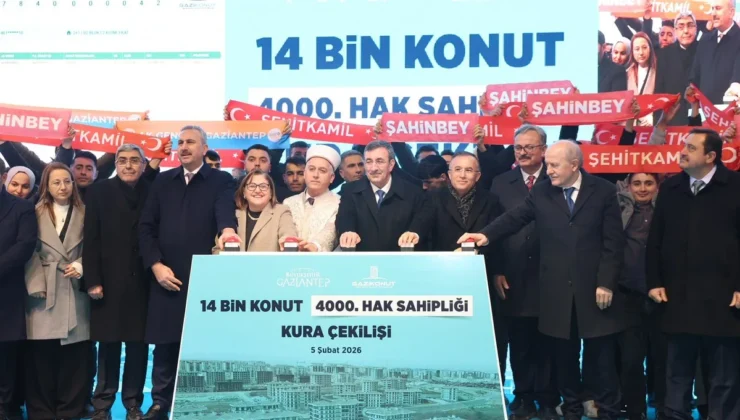 CUMHURBAŞKANI YARDIMCISI CEVDET YILMAZ, GÜNEYŞEHİR’DE GAZİ KONUTUN 4 BİNİNCİSİNİ BELİRLEDİ