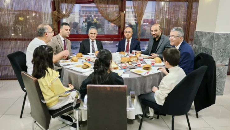 GAÜN’DE ÇOCUKLAR İÇİN İFTAR PROGRAMI DÜZENLENDİ