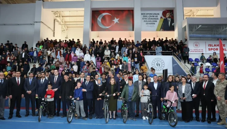 BÜYÜKŞEHİR’İN RAMAZAN SOFRASI BU KEZ İSLAHİYE’DE KURULDU