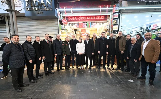 Başkan Burkay Tarihi Çarşı’da Esnafla Buluştu