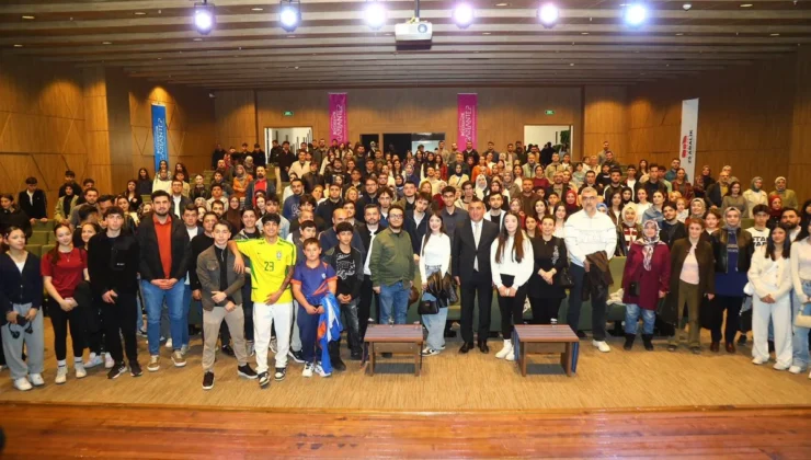 GAZİANTEP BÜYÜKŞEHİR EV SAHİPLİĞİNDE OYTUN ERBAŞ İNSAN AKLINI ANLATTI