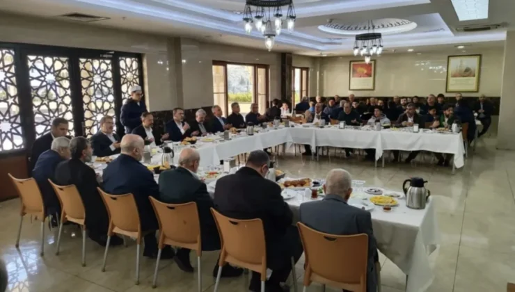 ADİL ÖZBERK HOCAEFENDİ VEFATININ 27. YILINDA DUALARLA ANILDI