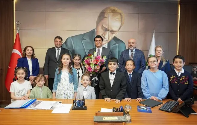 BAŞKAN YILMAZ KOLTUĞUNU KILINÇ’A BIRAKTI ŞEHİTKAMİL’DE SÖZ ÇOCUKLARIN