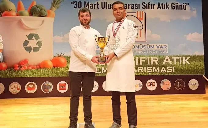 GAÜN’LÜ ÖĞRENCİDEN SIFIR ATIK TEMALI YARIŞMADA ÖNEMLİ BAŞARI