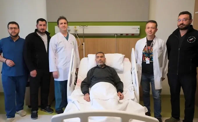 Gaziantep’te Tıp Mucizesi: 8,5 Kiloluk Böbrek Yarım Saatte Alındı
