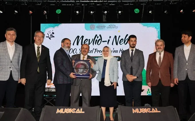 MEVLİD-İ NEBİ PROGRAMINDA 5 BİN VATANDAŞ BİR ARAYA GELDİ