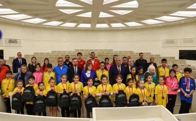 Başkan Şahin, şampiyon sporcularla bir araya geldi