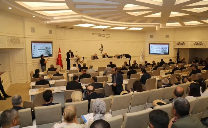 BÜYÜKŞEHİR MECLİSİ, DÜNYA ÇİFTÇİLER GÜNÜ’NÜ ÇİFTÇİLERLE KUTLADI
