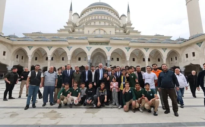 ŞAHİNBEY’DE GENÇLERLE BULUŞTULAR