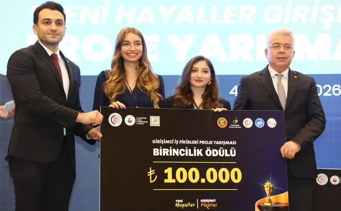 NTO BAŞKANI MEHMET ÖZYURT, “YENİ HAYALLER GİRİŞİMCİ FİKİRLER” FİNALİNDE BİRİNCİLİK ÖDÜLÜNÜ TAKDİM ETTİ