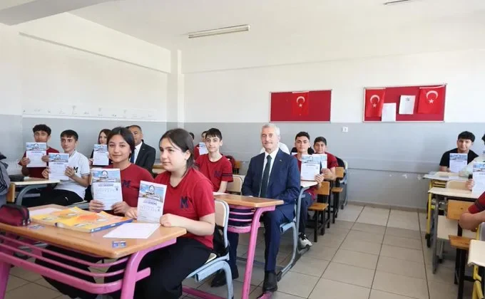 Şahinbey Belediyesi’nden sınava hazırlanan öğrencilere destek