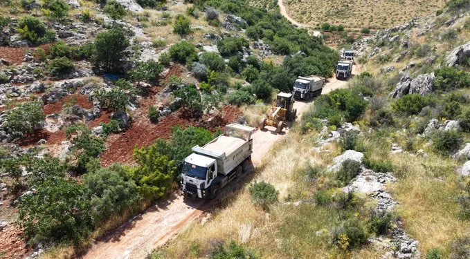 Şehitkamil’de arazi yolları açma çalışmaları sürüyor