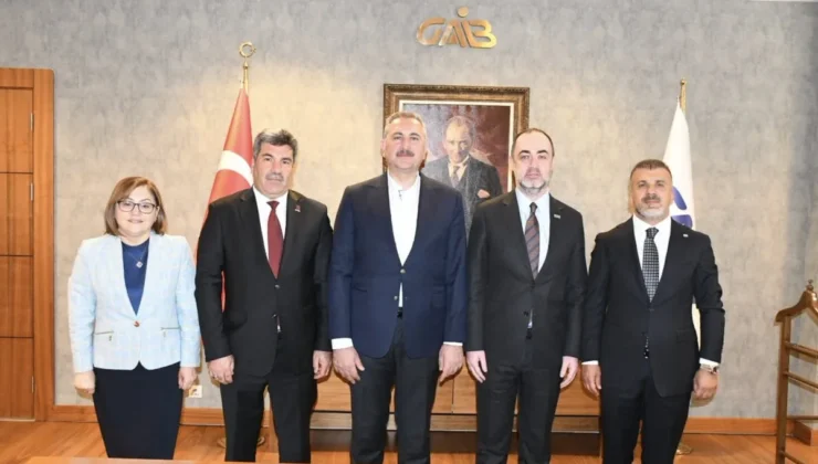 Gül: İhracatçılarımız kalkınmanın lokomotifidir